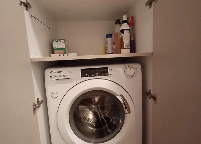 Melania In Complex Royal Towers アパート