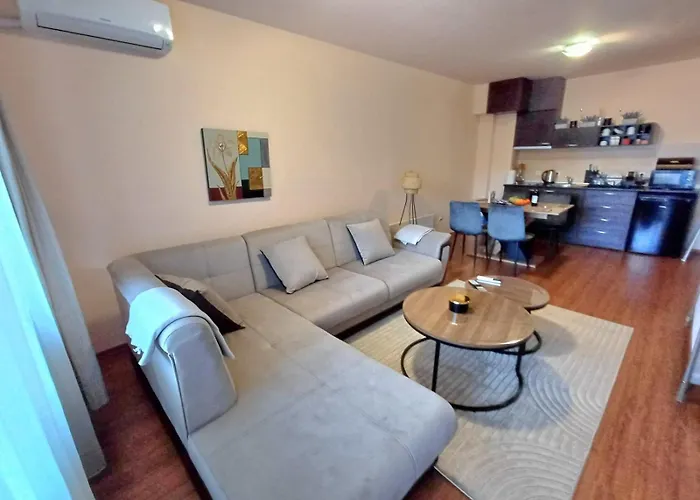 Apartment Melania In Complex Royal Towers